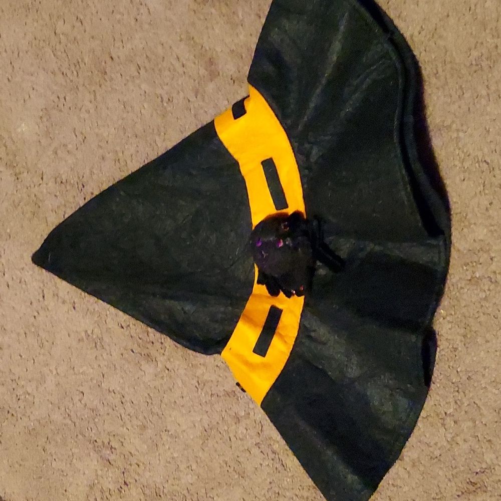 Candy corn witch - Picture 3 of 3